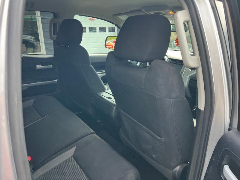Toyota Tundra SR5 5.7L V8 Double Cab 4WD 2016