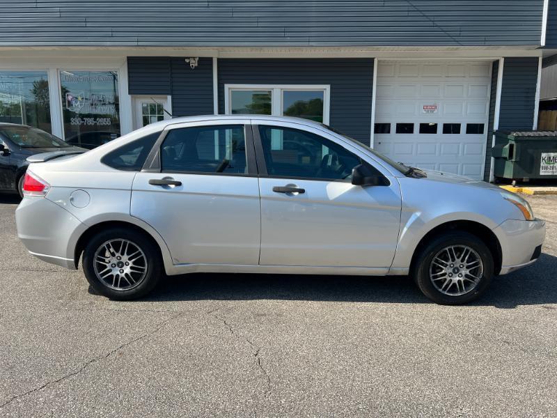 Ford Focus SE Sedan 2010