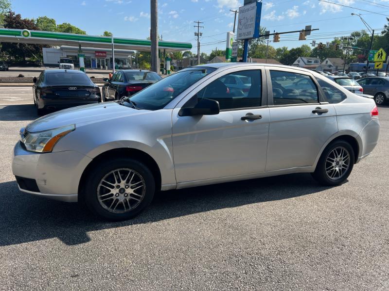Ford Focus SE Sedan 2010