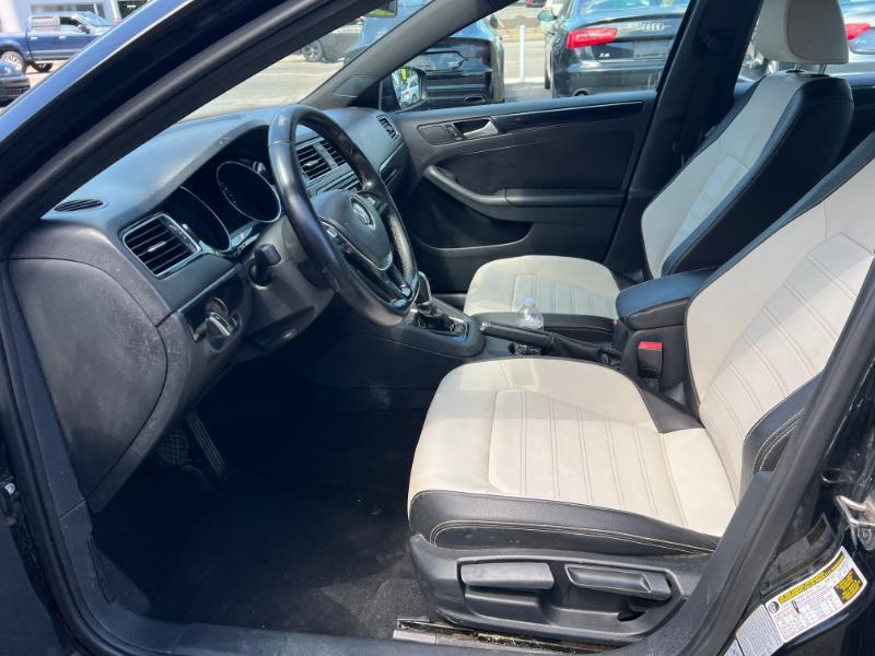 Volkswagen Jetta SE 6A 2015