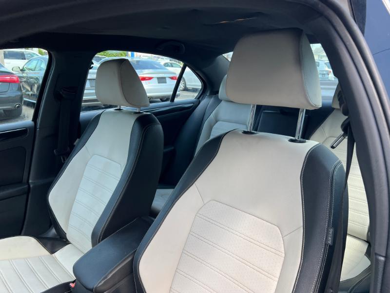 Volkswagen Jetta SE 6A 2015