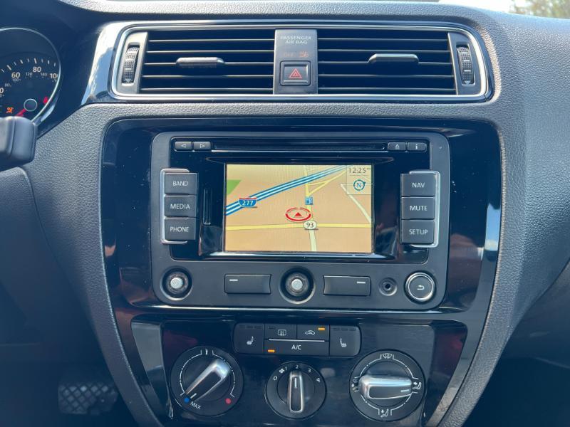 Volkswagen Jetta SE 6A 2015