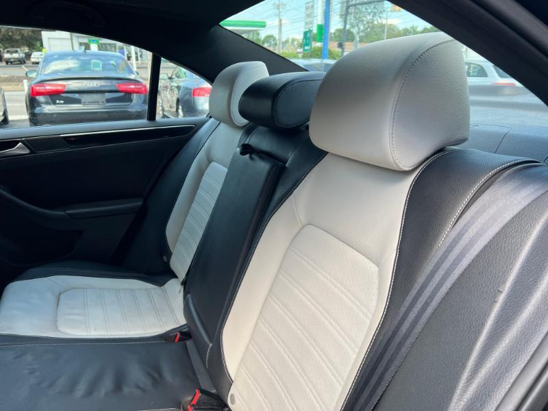 Volkswagen Jetta SE 6A 2015