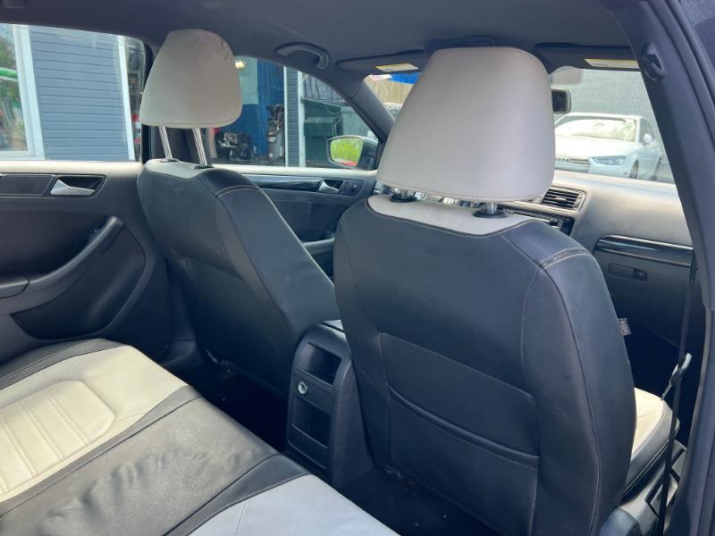 Volkswagen Jetta SE 6A 2015