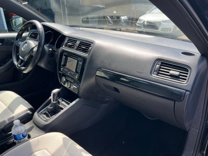 Volkswagen Jetta SE 6A 2015
