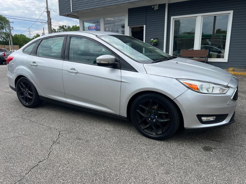 Ford Focus SE Sedan 2016