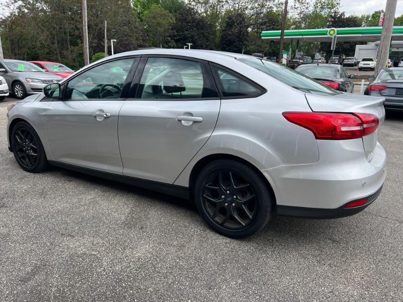 Ford Focus SE Sedan 2016