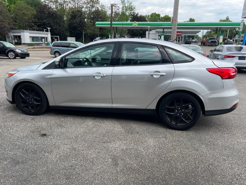 Ford Focus SE Sedan 2016