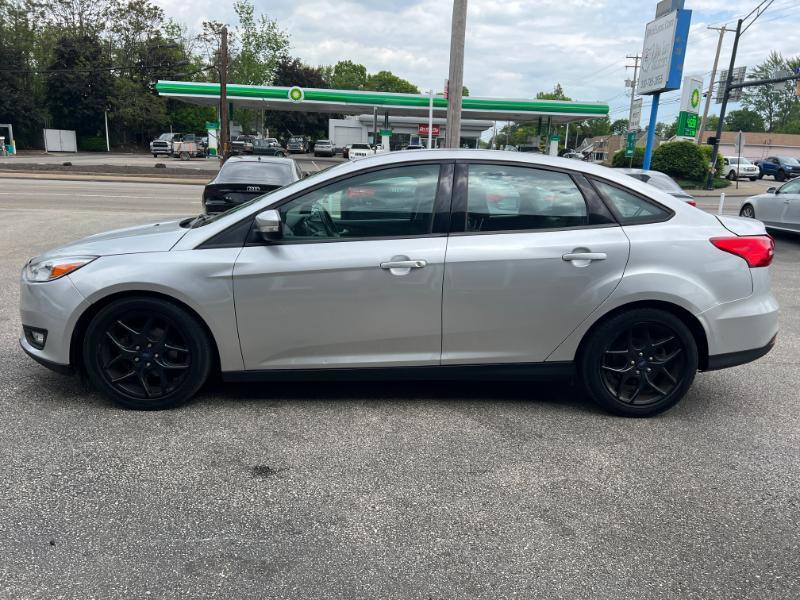 Ford Focus SE Sedan 2016