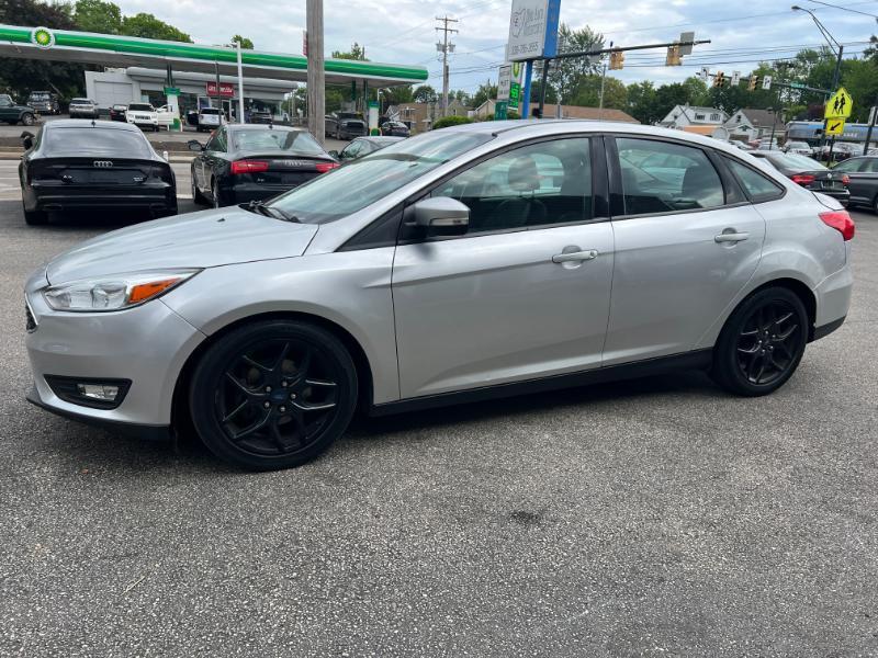 Ford Focus SE Sedan 2016