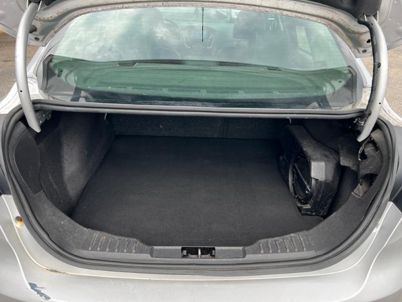 Ford Focus SE Sedan 2016