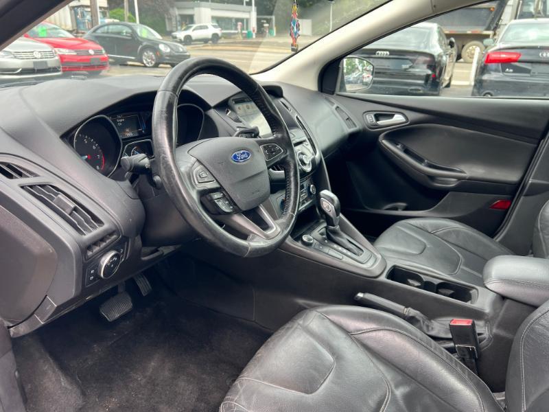 Ford Focus SE Sedan 2016