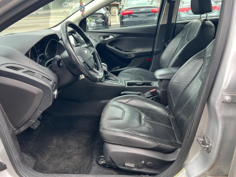 Ford Focus SE Sedan 2016