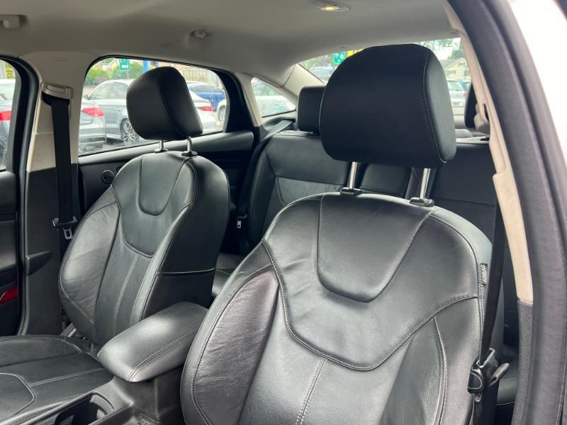 Ford Focus SE Sedan 2016