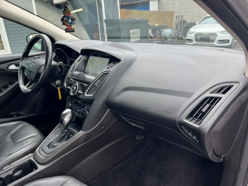 Ford Focus SE Sedan 2016