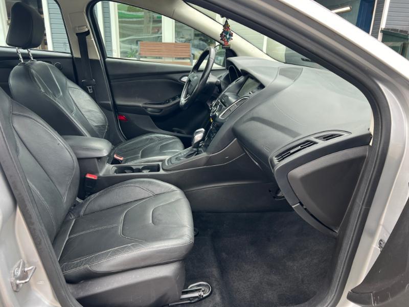 Ford Focus SE Sedan 2016