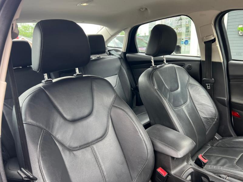Ford Focus SE Sedan 2016