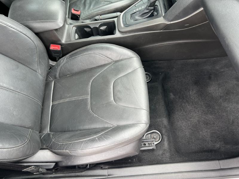 Ford Focus SE Sedan 2016