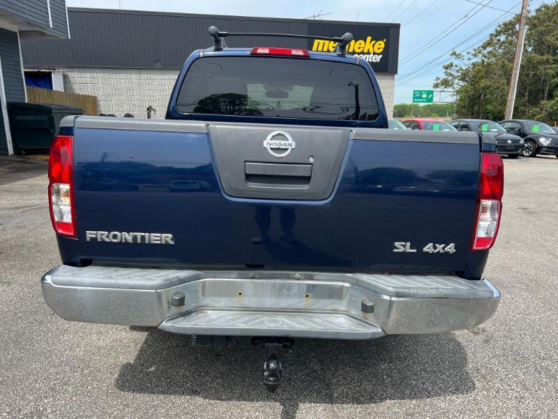 Nissan Frontier SL Crew Cab 4WD 2011