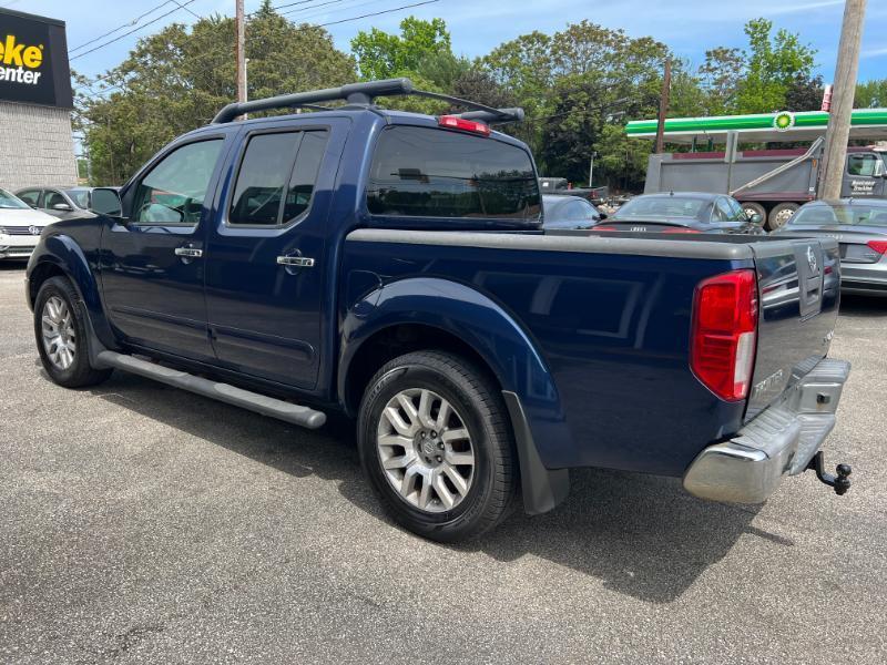 Nissan Frontier SL Crew Cab 4WD 2011