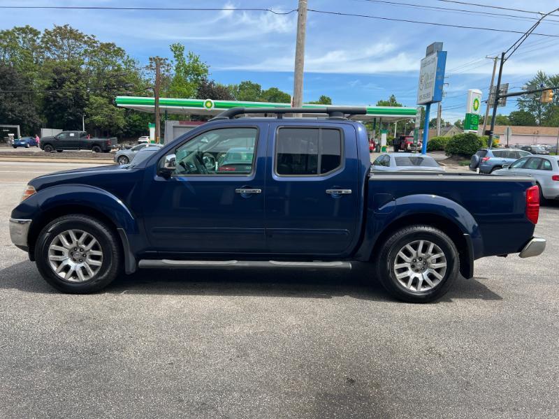 Nissan Frontier SL Crew Cab 4WD 2011