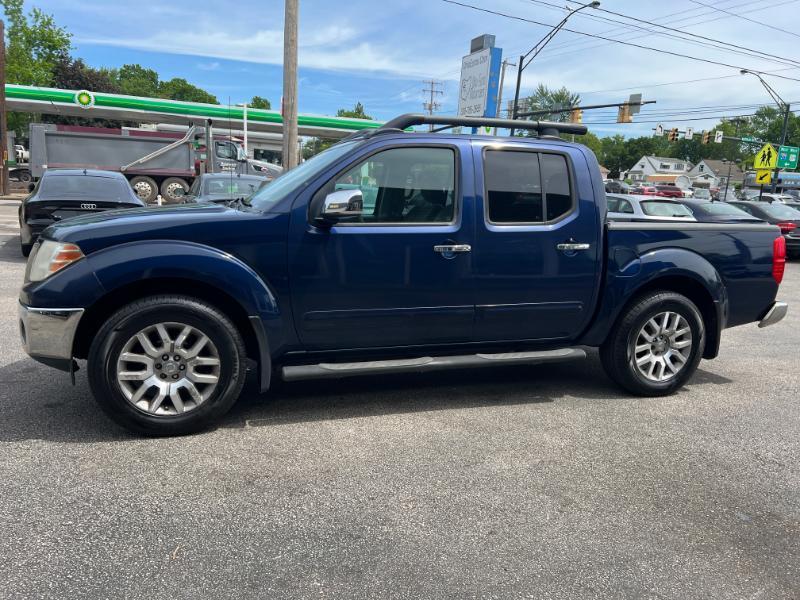 Nissan Frontier SL Crew Cab 4WD 2011