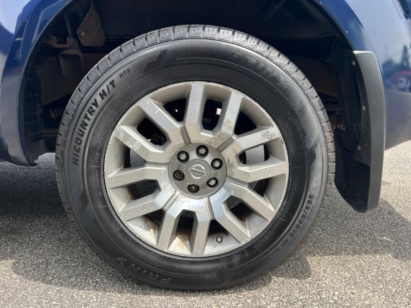 Nissan Frontier SL Crew Cab 4WD 2011