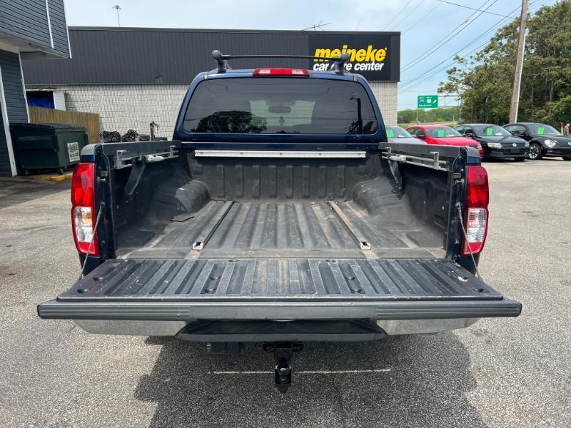 Nissan Frontier SL Crew Cab 4WD 2011
