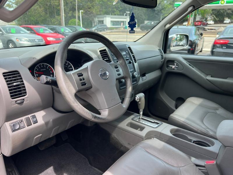 Nissan Frontier SL Crew Cab 4WD 2011