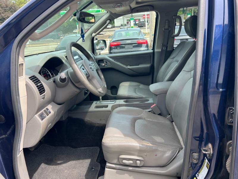 Nissan Frontier SL Crew Cab 4WD 2011