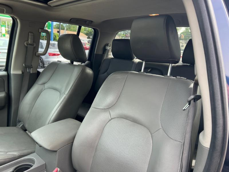 Nissan Frontier SL Crew Cab 4WD 2011
