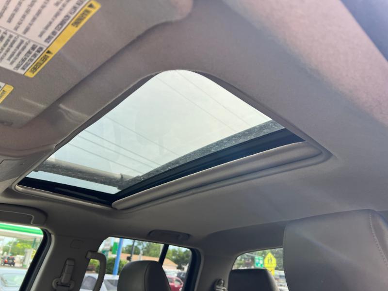 Nissan Frontier SL Crew Cab 4WD 2011