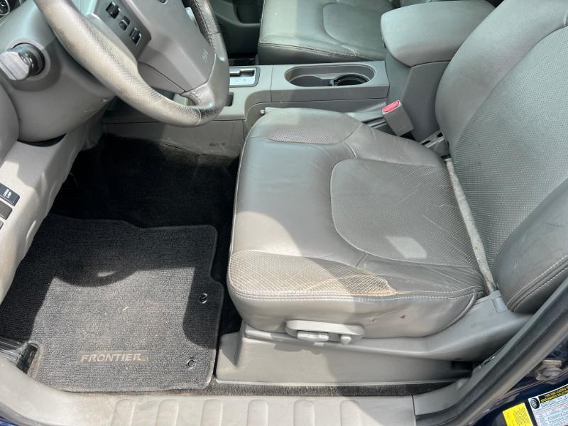 Nissan Frontier SL Crew Cab 4WD 2011