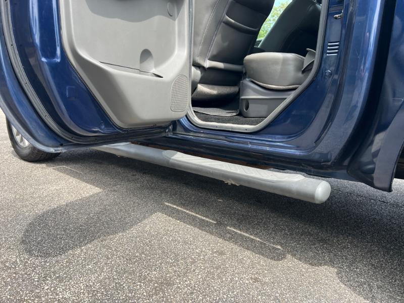 Nissan Frontier SL Crew Cab 4WD 2011