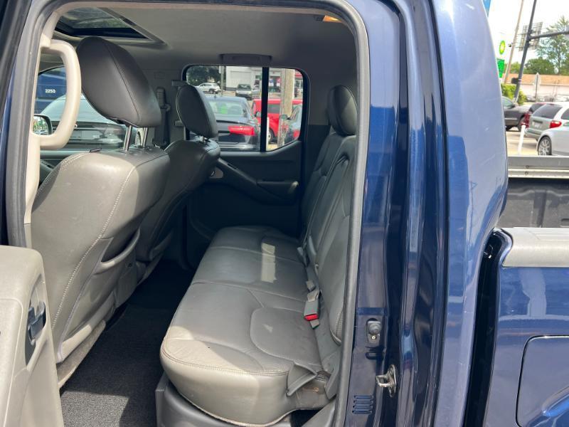 Nissan Frontier SL Crew Cab 4WD 2011