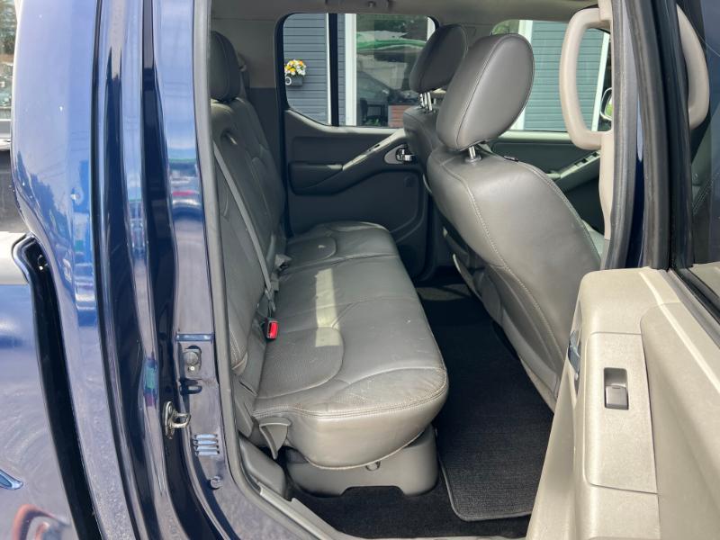 Nissan Frontier SL Crew Cab 4WD 2011