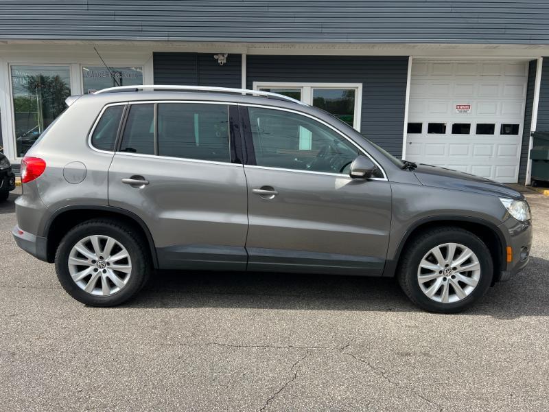 Volkswagen Tiguan S 4Motion 2011