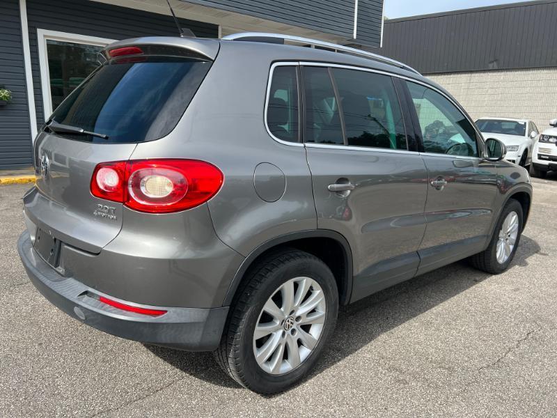 Volkswagen Tiguan S 4Motion 2011