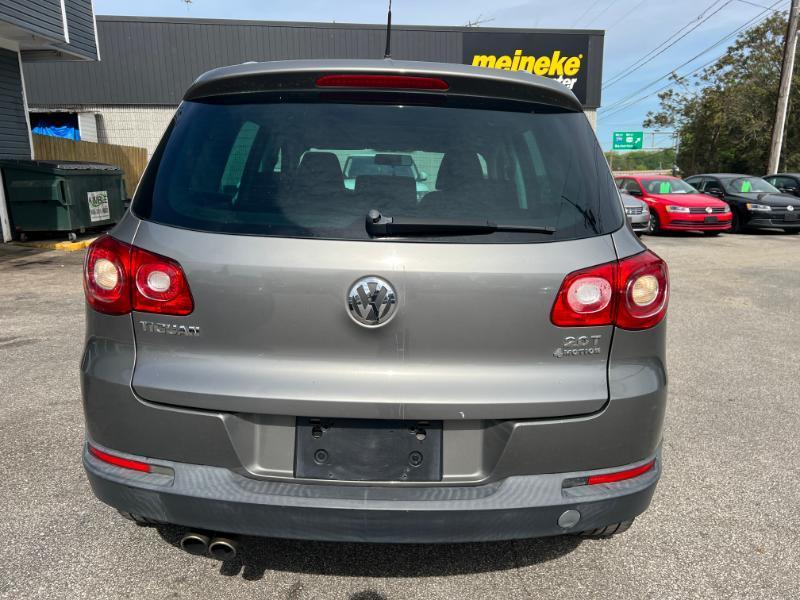 Volkswagen Tiguan S 4Motion 2011