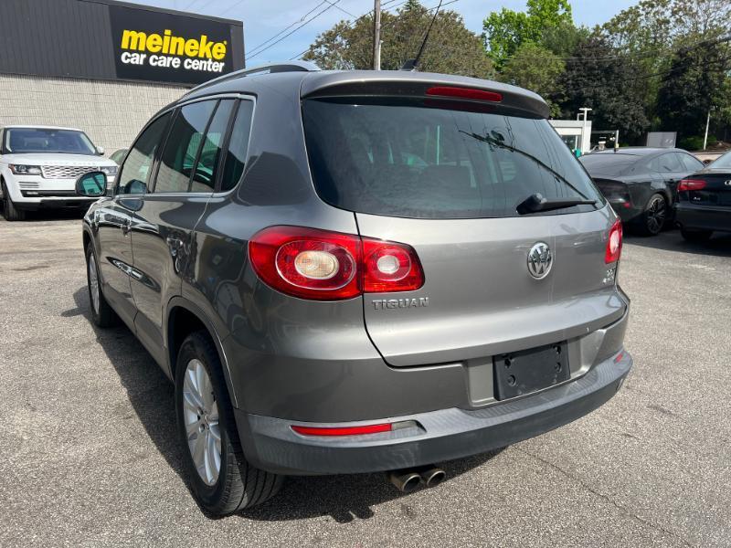 Volkswagen Tiguan S 4Motion 2011
