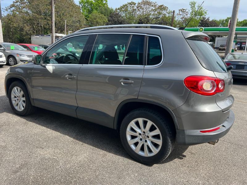 Volkswagen Tiguan S 4Motion 2011
