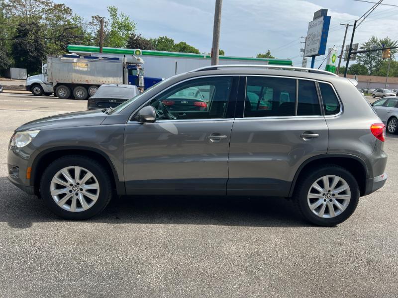 Volkswagen Tiguan S 4Motion 2011