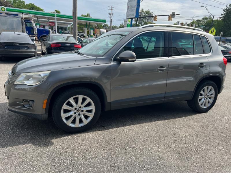 Volkswagen Tiguan S 4Motion 2011