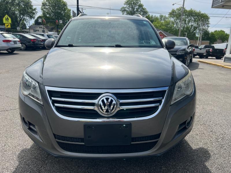 Volkswagen Tiguan S 4Motion 2011