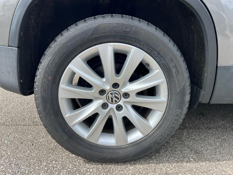 Volkswagen Tiguan S 4Motion 2011