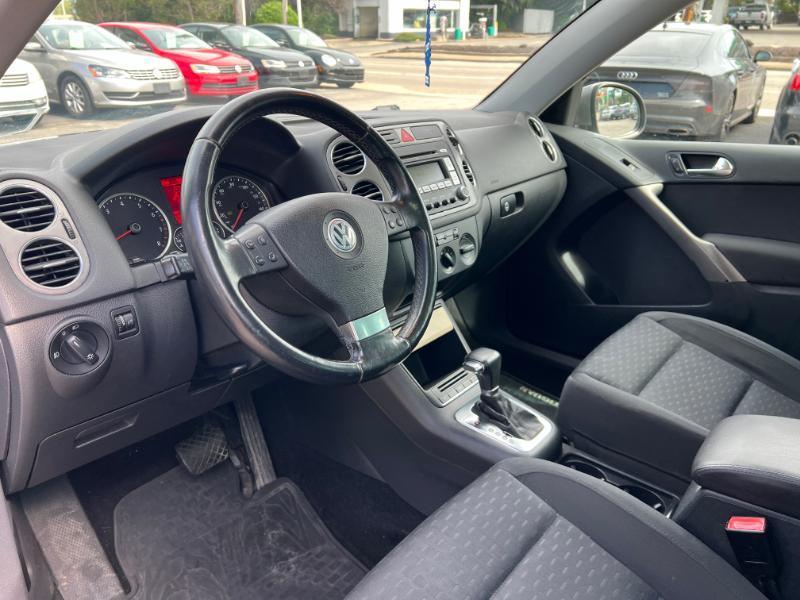 Volkswagen Tiguan S 4Motion 2011