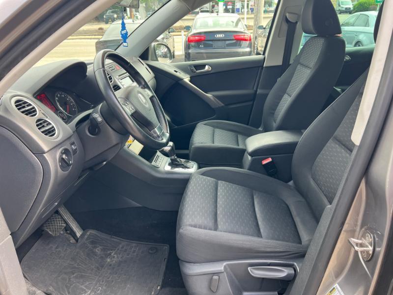 Volkswagen Tiguan S 4Motion 2011
