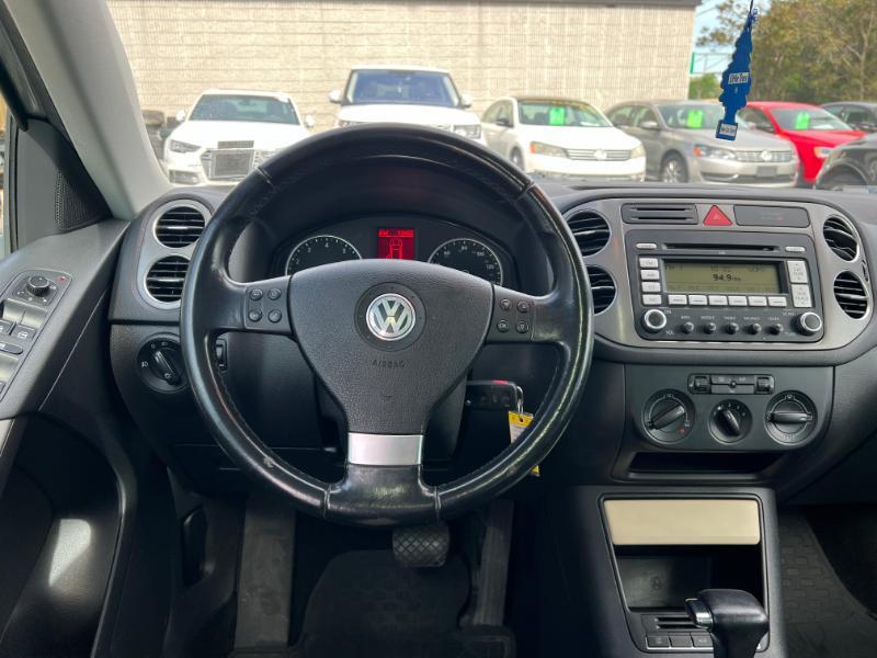 Volkswagen Tiguan S 4Motion 2011