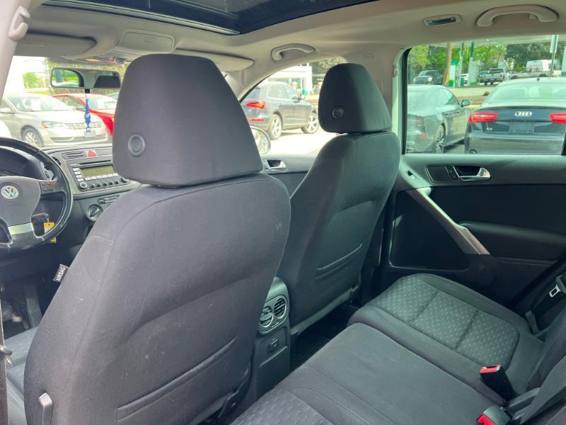 Volkswagen Tiguan S 4Motion 2011