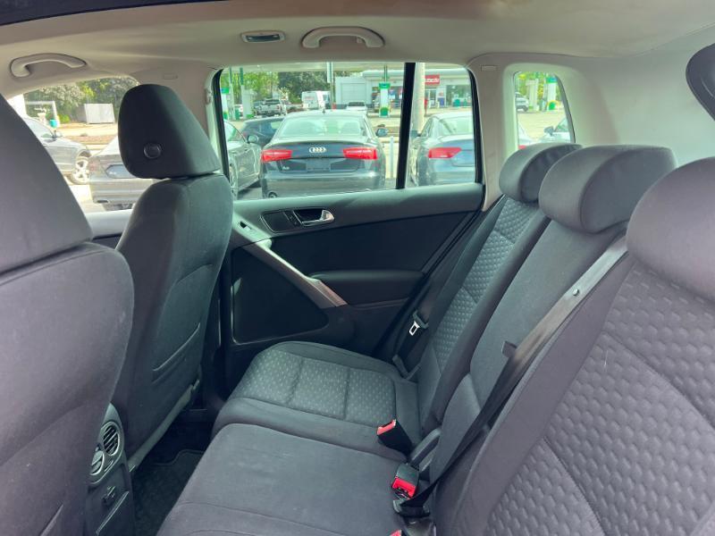Volkswagen Tiguan S 4Motion 2011